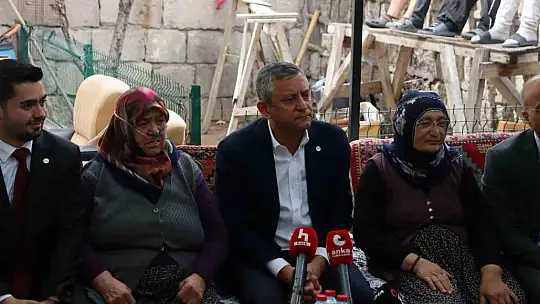 Özgür Özel'den gaf: 'Kayseri'ye CHP'li belediyede getireceğiz'