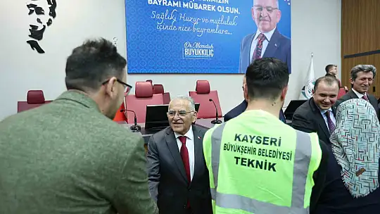 Personeliyle bayramlaşan Başkan Büyükkılıç: 'Kayseri Büyükşehir bir marka'