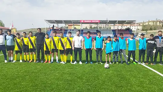 Pınarbaşı'nı final heyecanı sardı