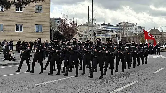 Polis haftasında Özel Harekat'tan nefes kesen gösteri