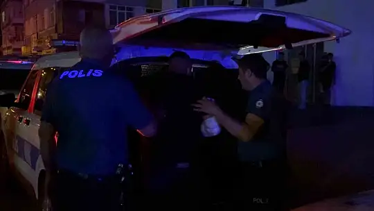 Polise mukavemet gösterip kaçmaya çalışan şahıslar, kovalamaca sonucu yakalandı