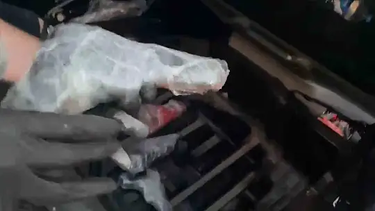 Polisin durdurduğu araçtan 20 ruhsatsız silah çıktı
