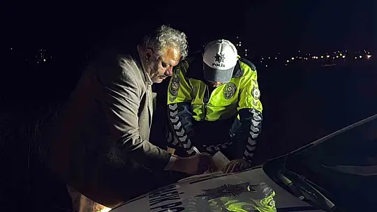 Polisten kaçan alkollü sürücü, polis aracında bineceği yeri beğenmedi