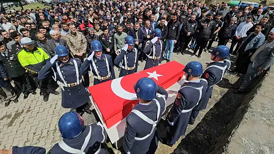 Rahatsızlanarak hayatını kaybeden kursiyer jandarma toprağa verildi