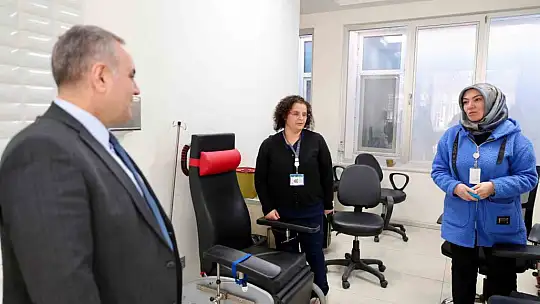 Rektör Altun'dan hastane personeline ziyaret