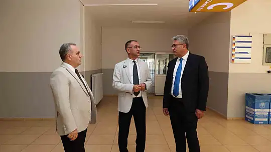 Rektör Altun'dan yenileme çalışmaları tamamlanan mühendislik fakültesinde inceleme