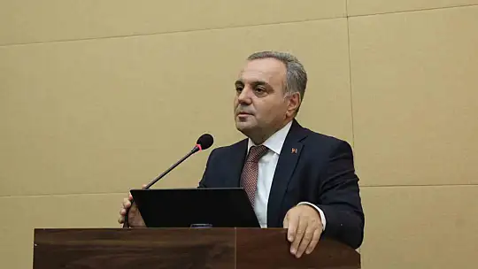 Rektör Altun, Mühendislik Fakültesi'nin açılış dersini verdi