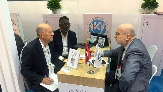 Rektör Karamustafa, Hong Kong'da APAIE Uluslararası Etkinliği'ne katıldı