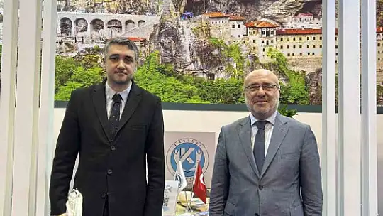 Rektör Karamustafa, Hong Kong'da APAIE Uluslararası Etkinliği'ne katıldı