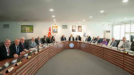 Rektör Kurtuluş Karamustafa'dan Erzincan Binali Yıldırım Üniversitesi'ne ziyaret