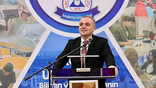 Rektör Prof. Dr. Altun çeşitli alanlarda ödül alan akademisyenlerle bir araya geldi