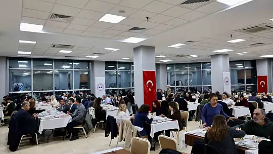 Rektör Prof. Dr. Altun çeşitli alanlarda ödül alan akademisyenlerle bir araya geldi