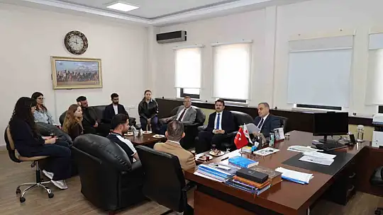 Rektör Prof. Dr. Altun, EVEA Öğrenci Kulübü üyeleri ile buluştu