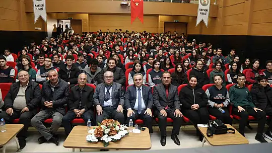 Rektör Prof. Dr. Altun, Kayseri Lisesi öğrencileri ile buluştu