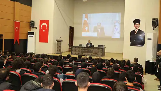 Rektör Prof. Dr. Altun, Kayseri Lisesi öğrencileri ile buluştu