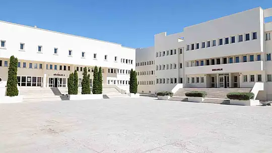 Rektör Prof. Dr. Altun, Mimarlık Fakültesi'ndeki tamamlanan tadilat çalışmalarını yerinde inceledi