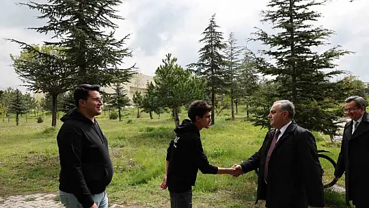 Rektör Prof. Dr. Altun öğrenci ziyaretlerini sürdürüyor