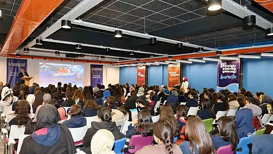 Rektör Prof. Dr. Altun, öğrenciler ile bir araya geldi