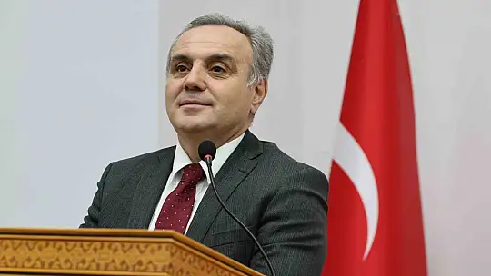 Rektör Prof. Dr. Altun, öğrencilerle kitap tahlili yaptı