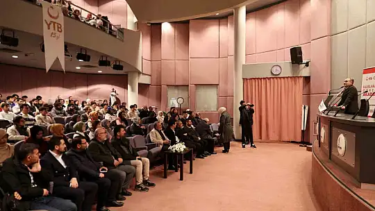 Rektör Prof. Dr. Altun Uluslararası Öğrenci Akademisi'nin açılış dersini verdi