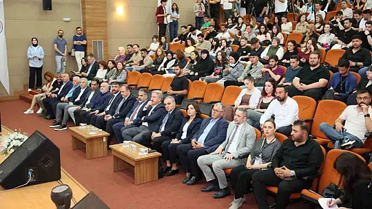 RTÜK Üst Kurul Başkan Vekili Güçer, ERÜ'de öğrencilerle buluştu
