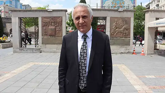 Şahin'den meydanda çağrı: 'Meydan kavgası arasında işçinin hakları güme gidiyor'