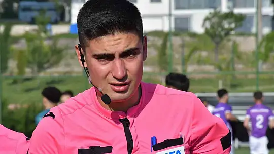Samed Armut, düdüğünü astı