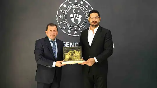 Şampiyon güreşçilerden Kayseri'ye ziyaret