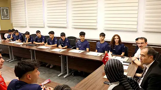 Şampiyon sporculardan İl Sağlık Müdürü Erşan'a ziyaret