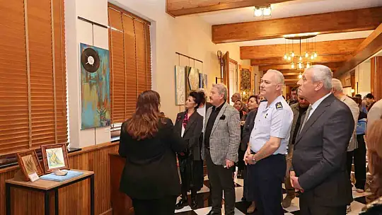 Sanat Merkezi'nde karma resim sergisi açıldı