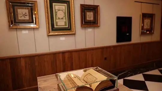 Sanatın merkezi 'Sanat Melikgazi' hat sergisine ev sahipliği yapıyor