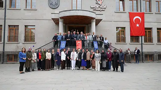 Sanatın merkezi 'Sanat Melikgazi' hat sergisine ev sahipliği yapıyor