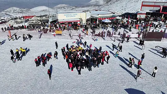 Sarıkamış şehitleri Erciyes'te anıldı