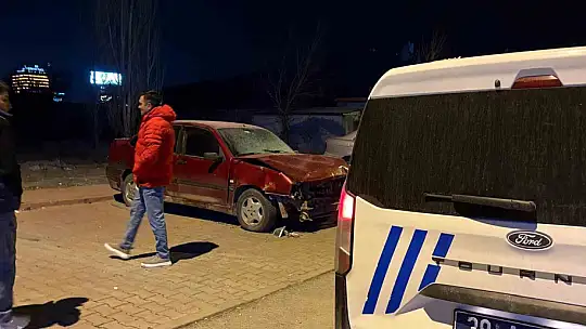 Sattığı otomobilin parasını beklerken, kazalı haliyle karşılaştı