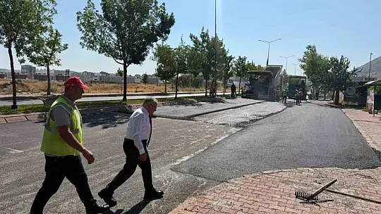 Şehit Komandolar Caddesi'ndeki asfalt çalışması devam ediyor
