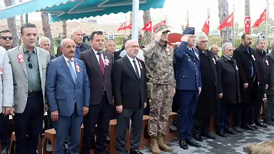 Şehit polisler mezarları başında anıldı