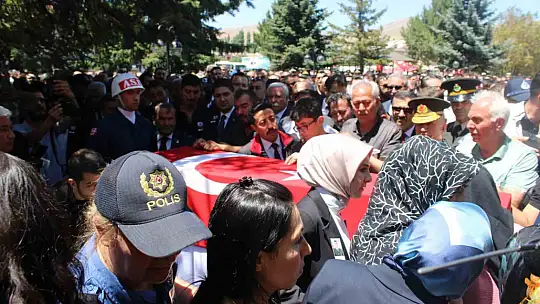 Şehit Üzüm Kayseri'de son yolculuğuna uğurlandı