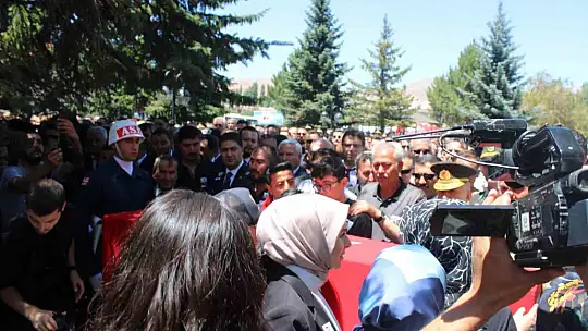 Şehit Üzüm Kayseri'de son yolculuğuna uğurlandı