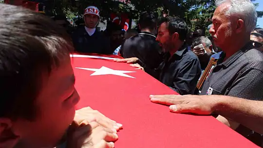 Şehit Üzüm Kayseri'de son yolculuğuna uğurlandı