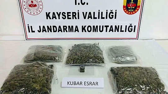 Sehpa içerisine zulalanmış 4 kilo uyuşturucu ele geçirildi