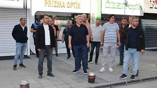 Şehrin merkezindeki caddelerin yaya yolları yenileniyor