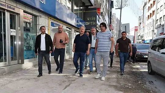 Şehrin merkezindeki caddelerin yaya yolları yenileniyor
