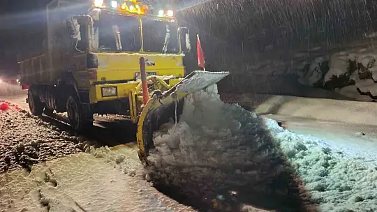 Sel, heyelan ve kar yağışına karşı yoğun mücadele