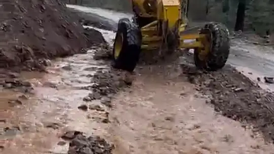 Sel, heyelan ve kar yağışına karşı yoğun mücadele