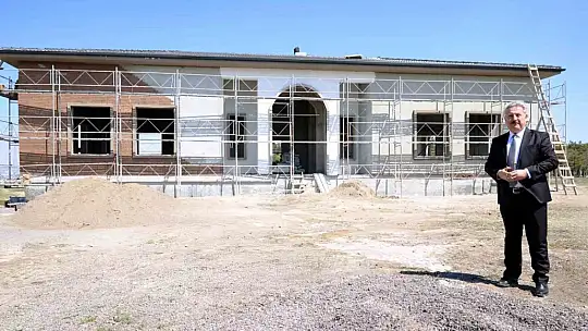 Selçuklu Mahallesi'nin çok amaçlı sosyal tesisi hızla yükseliyor
