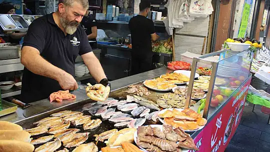 Sezon başladı, balık tezgahları şenlendi