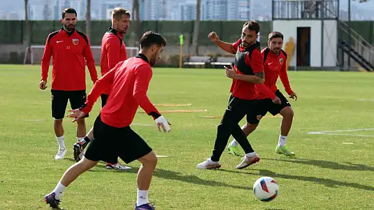 Sinan Kaloğlu: 'Milli takım öncesi oynanan maçlarda özgüvenimiz biraz yükseldi'