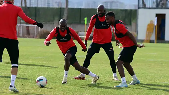 Sinan Kaloğlu: 'Milli takım öncesi oynanan maçlarda özgüvenimiz biraz yükseldi'