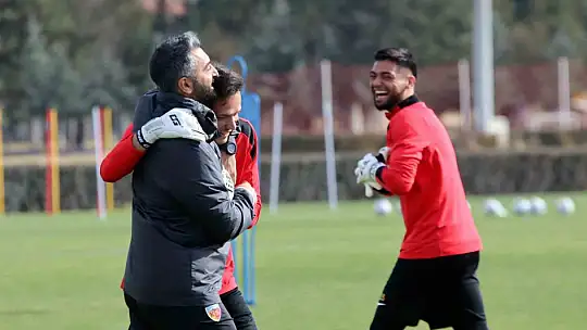 Sinan Kaloğlu: 'Milli takım öncesi oynanan maçlarda özgüvenimiz biraz yükseldi'