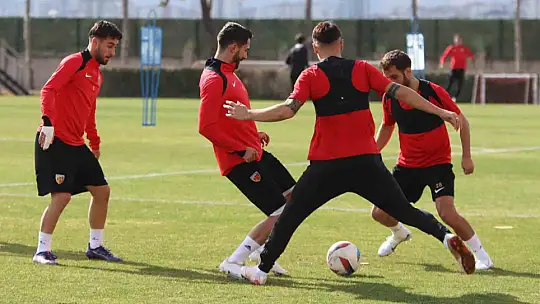 Sinan Kaloğlu: 'Milli takım öncesi oynanan maçlarda özgüvenimiz biraz yükseldi'